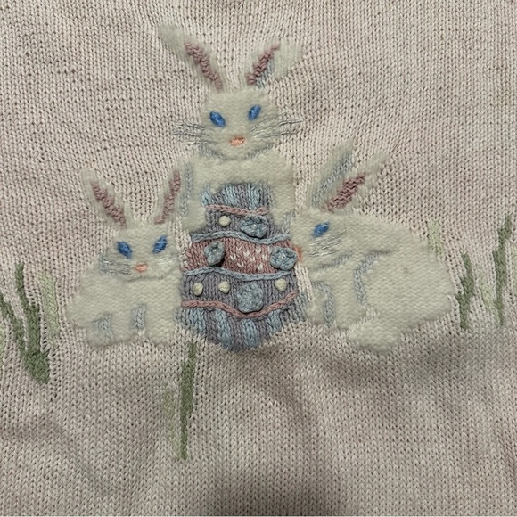 Hand knit pastel pink bunny sweater Easter egg feature 3/4 length sleeves medium - Picture 2 of 9